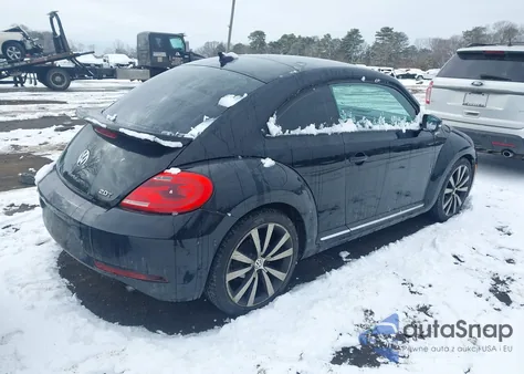 2016 Volkswagen Beetle 1.8T Classic z USA, uszkodzony, nr VIN 3VWF17AT1GM632406